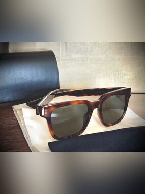 AUTH SAINT LAURENT/YSL sunglasses brown; very good condition *FREE SHIPPING*
